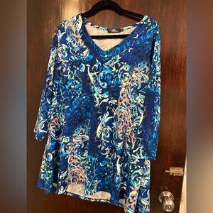 Bundle : for $15. Collection Blue and White Women's Tunic. Size 1XL.